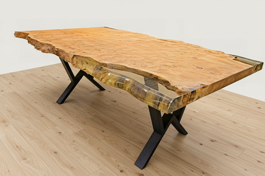 Massivholztisch aus Poplar Burl mit Epoxidharz